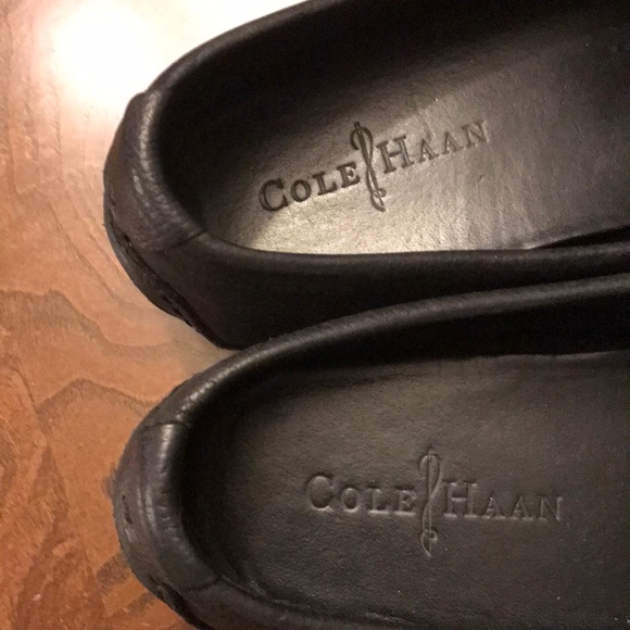 Beautiful pair of Men’s Cole Haan loafers size 8.5 main image 4